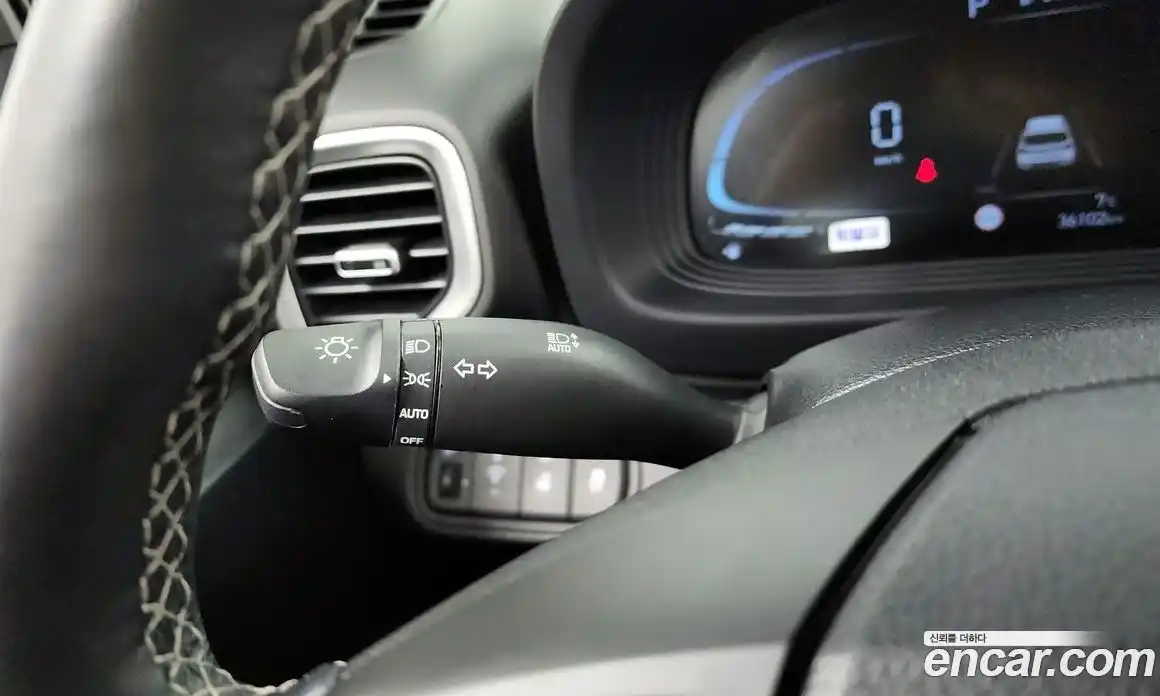 Hyundai Venue 2023 1.6 Автомат в Москве № 42488, фото 18