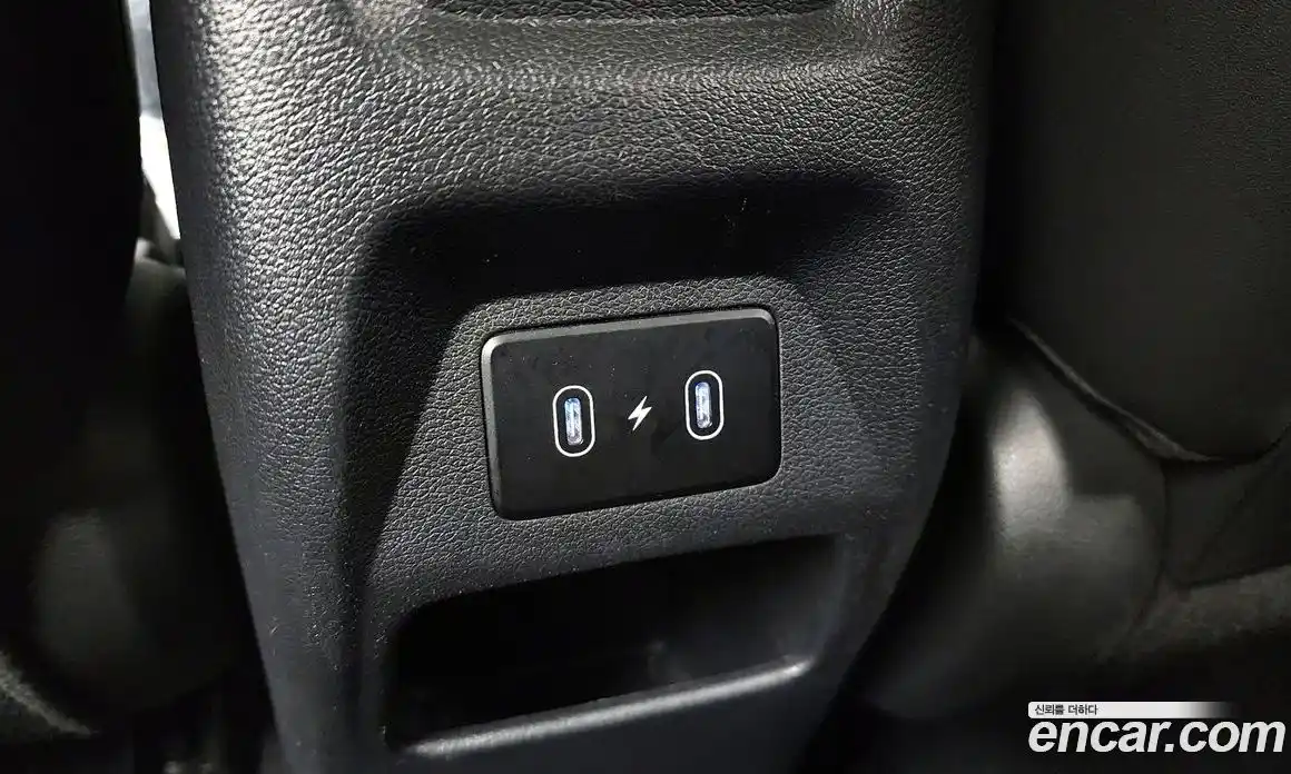 Hyundai Venue 2023 1.6 Автомат в Москве № 42488, фото 19