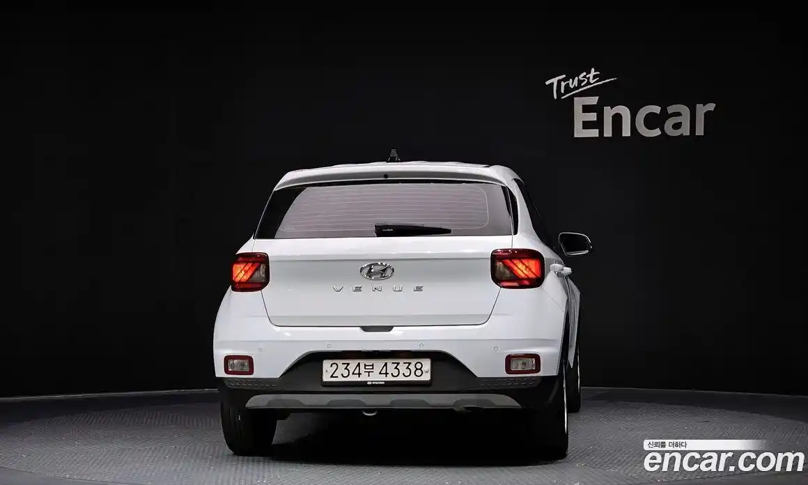 Hyundai Venue 2023 1.6 Автомат в Москве № 42488, фото 4