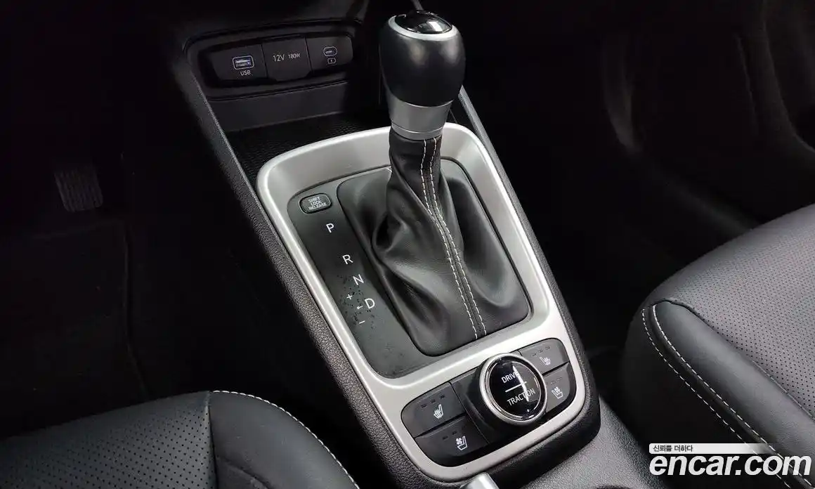 Hyundai Venue 2023 1.6 Автомат в Москве № 42488, фото 9