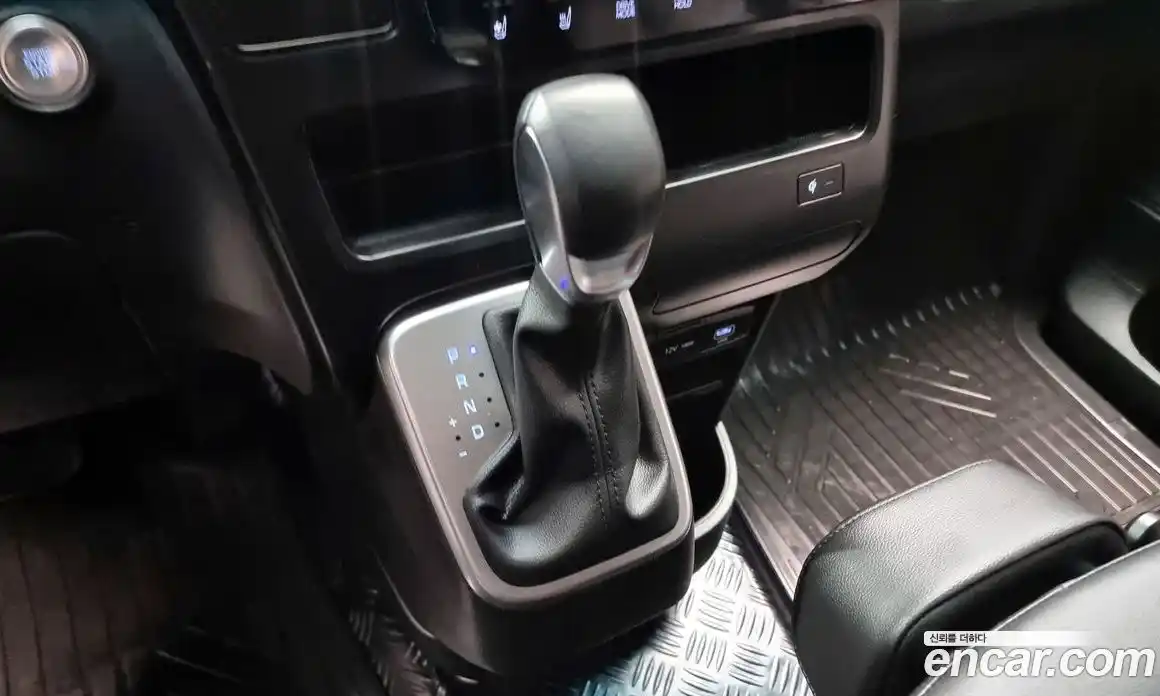 Hyundai Staria 2025 1.6 Автомат в Москве № 108286, фото 15