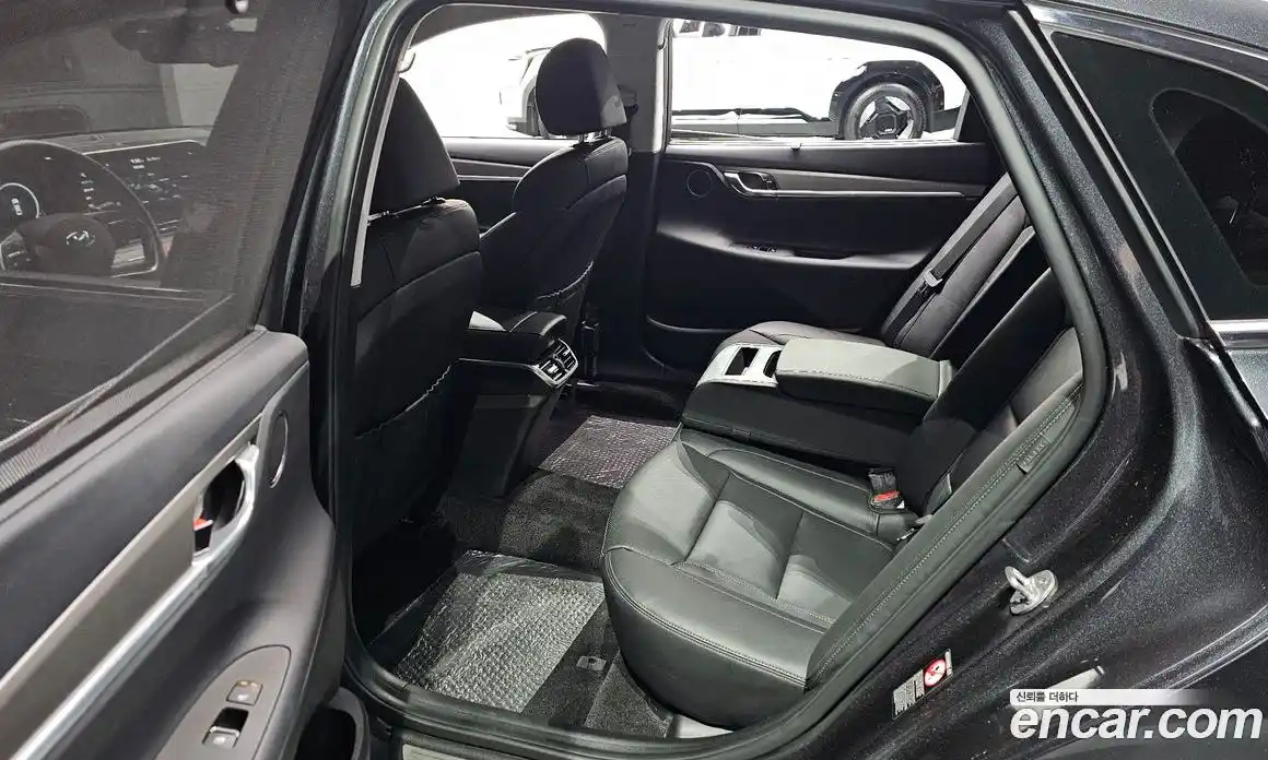 Hyundai Grandeur 2023 2.5 Автомат в Москве № 108362, фото 17