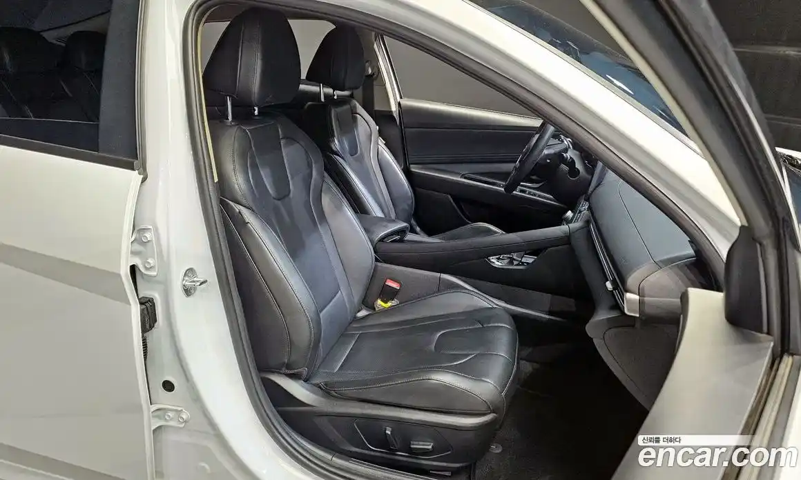 Hyundai Avante 2024 1.6 Автомат в Москве № 109133, фото 17