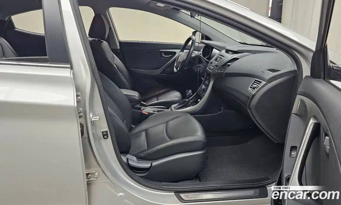 Hyundai Avante 2014 1.6 Автомат в Москве № 112444, фото 13