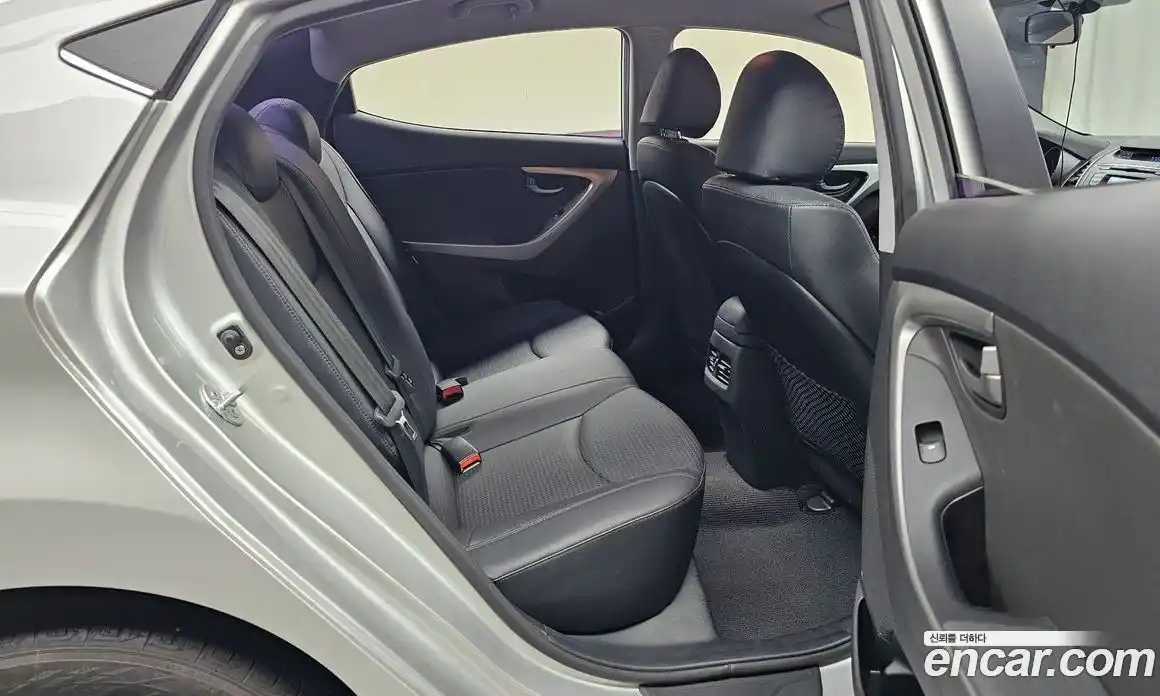 Hyundai Avante 2014 1.6 Автомат в Москве № 112444, фото 14