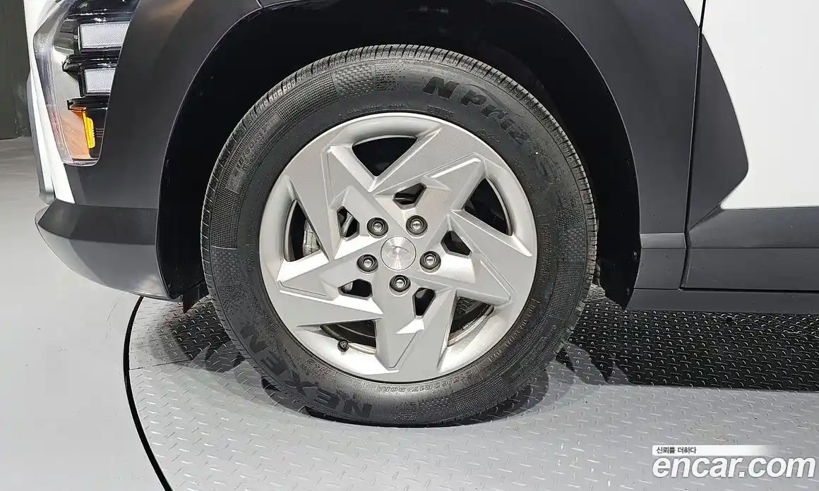 Hyundai Kona 2023 1.6 Автомат в Москве № 112585, фото 15