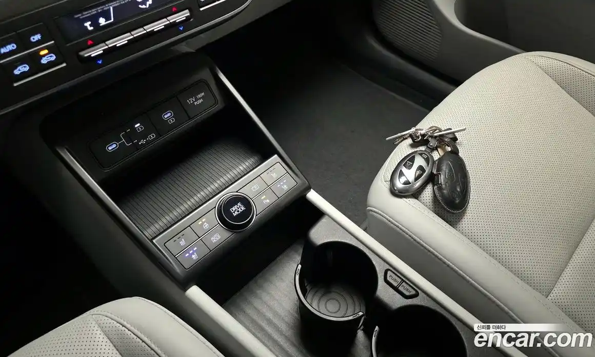 Hyundai Kona 2023 1.6 Автомат в Москве № 112585, фото 17