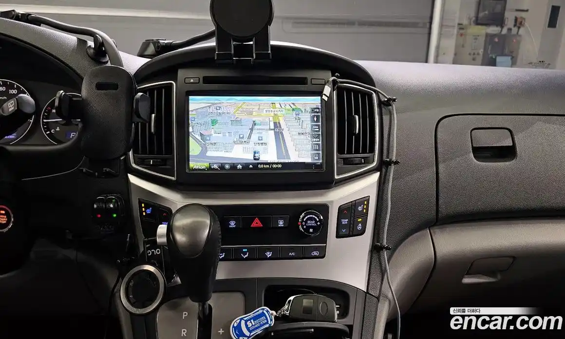 Hyundai Starex 2017 2.5 Автомат в Москве № 112813, фото 17