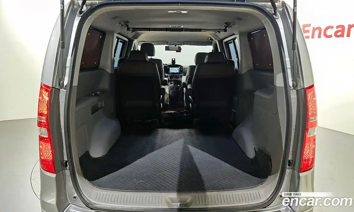 Hyundai Starex 2017 2.5 Автомат в Москве № 112813, фото 20