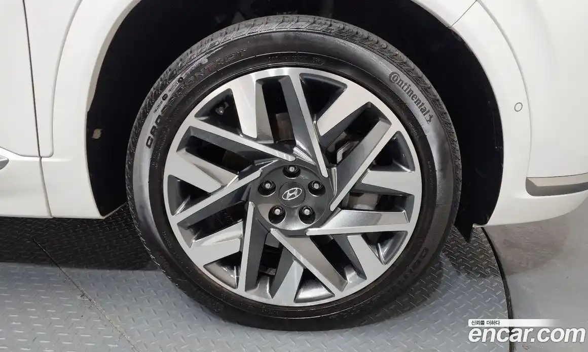 Hyundai Santa Fe 2023 2.5 Автомат в Москве № 112848, фото 17