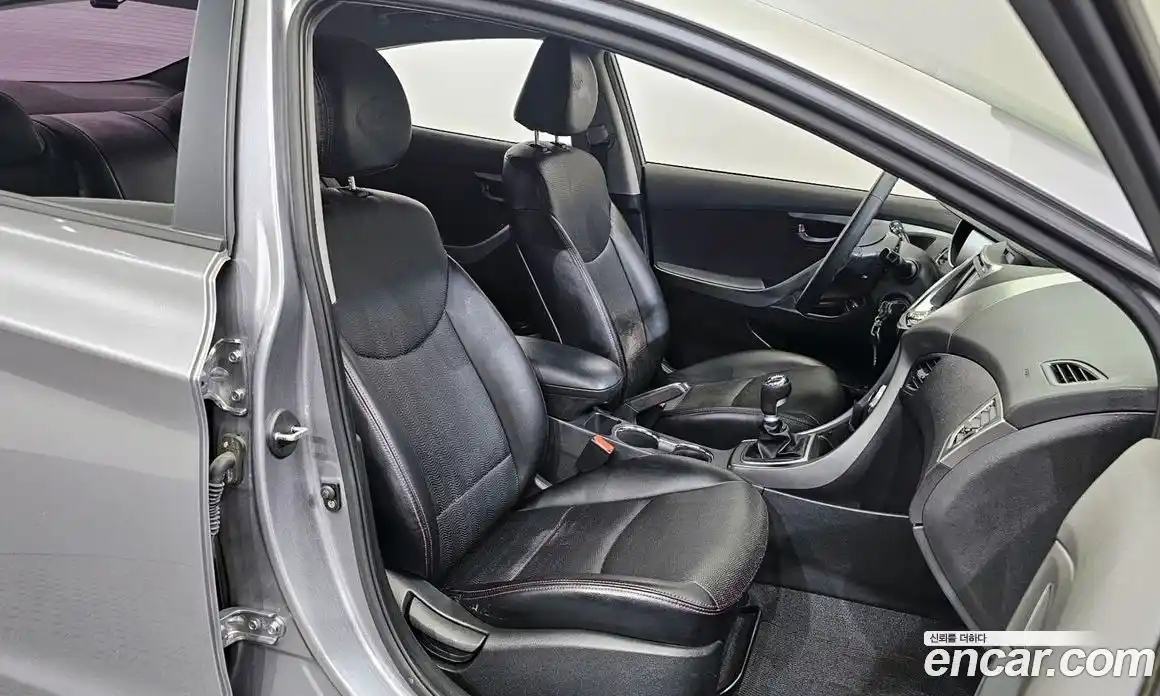 Hyundai Avante 2011 1.6 Механическая в Москве № 114844, фото 12