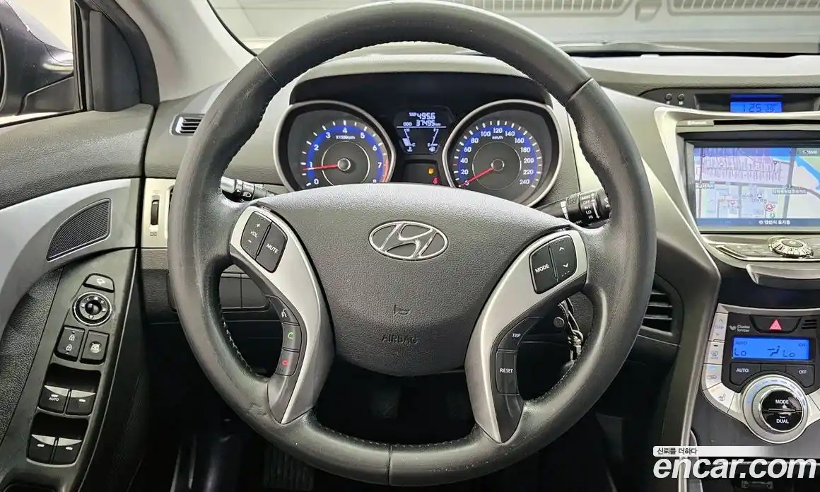 Hyundai Avante 2011 1.6 Механическая в Москве № 114844, фото 13