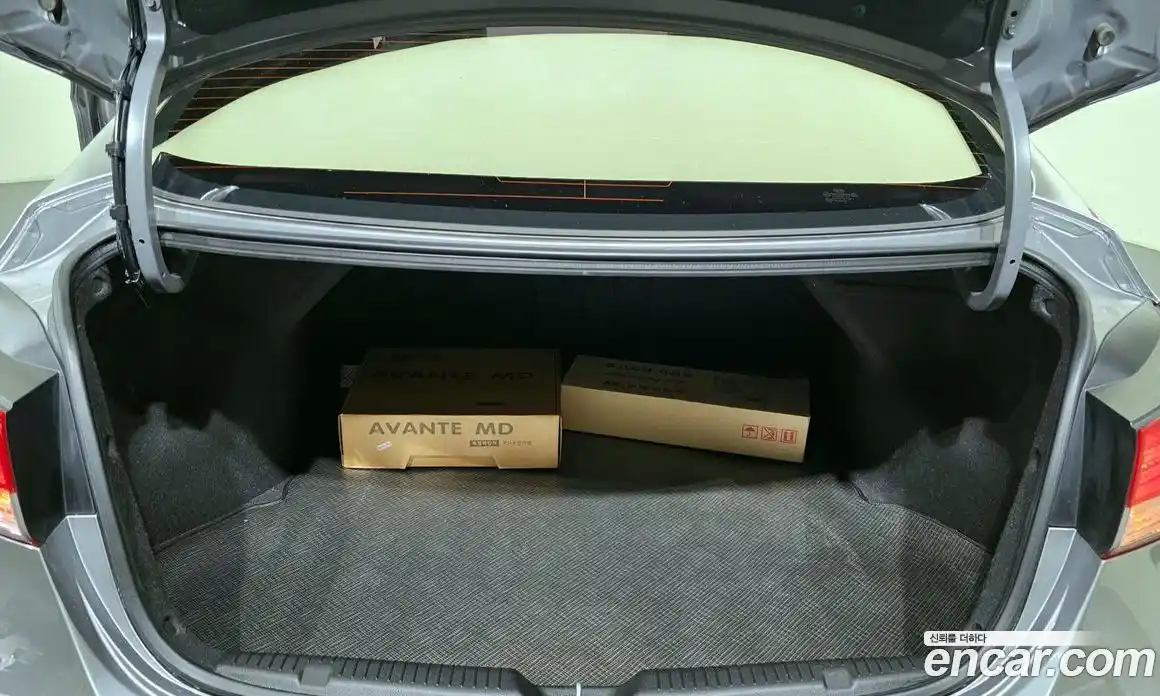 Hyundai Avante 2011 1.6 Механическая в Москве № 114844, фото 20