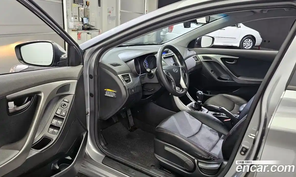 Hyundai Avante 2011 1.6 Механическая в Москве № 114844, фото 10