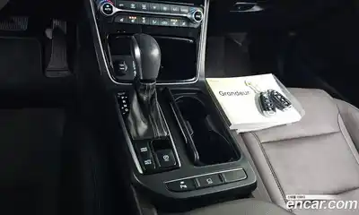 Hyundai Grandeur 2019 2.4 Автомат в Москве № 123695, миниатюра 9