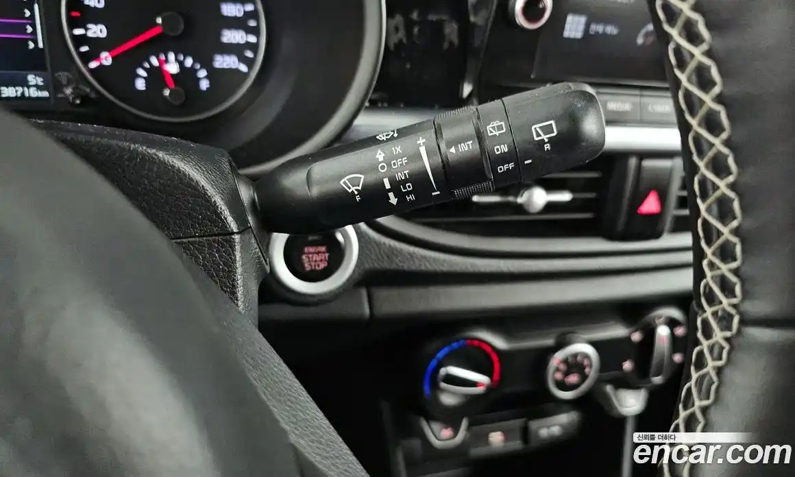 Kia Morning 2023 1.0 Автомат в Москве № 123999, фото 17