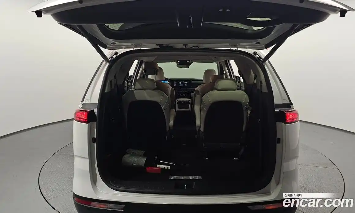 Kia Canival 2023 3.5 Автомат в Москве № 131214, фото 20