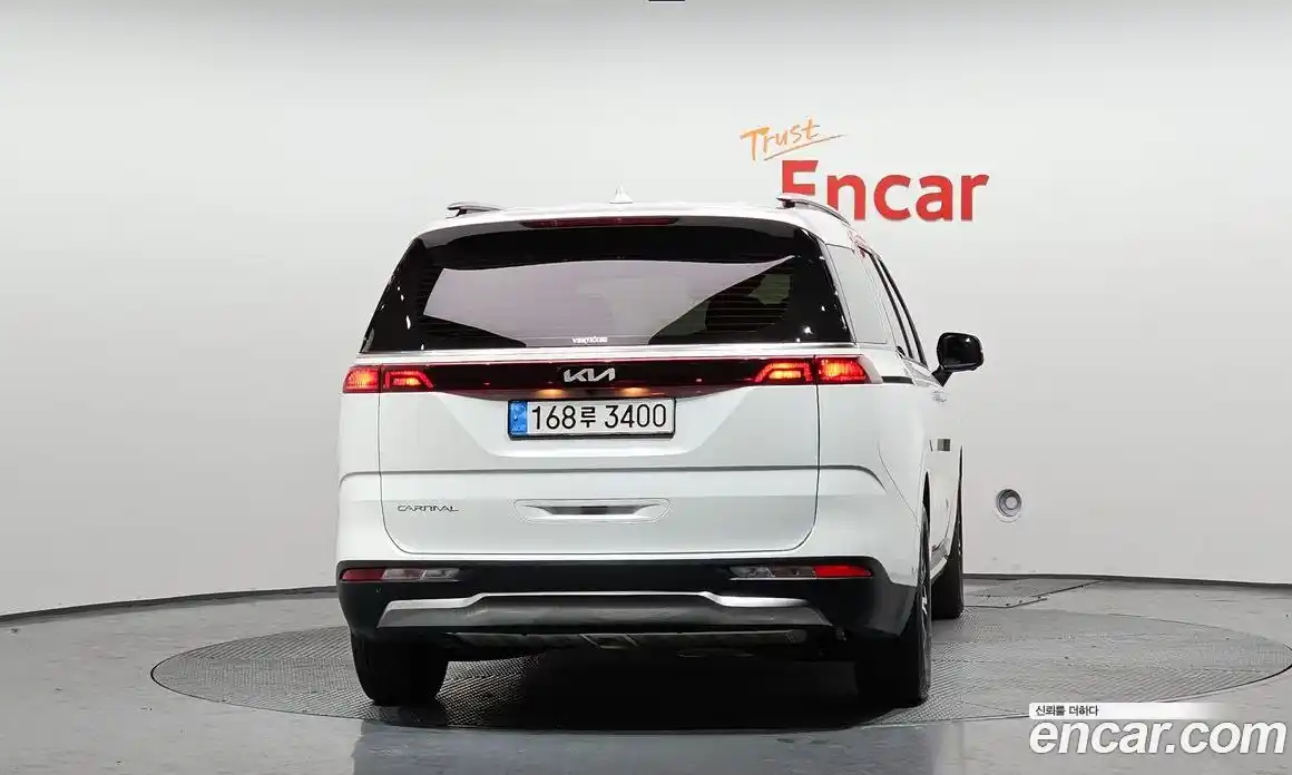 Kia Canival 2023 3.5 Автомат в Москве № 131214, фото 4