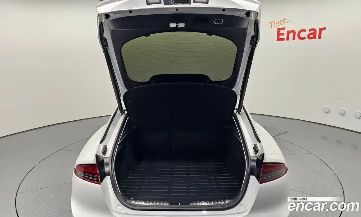 Kia Stinger 2023 3.3 Автомат в Москве № 132532, фото 5