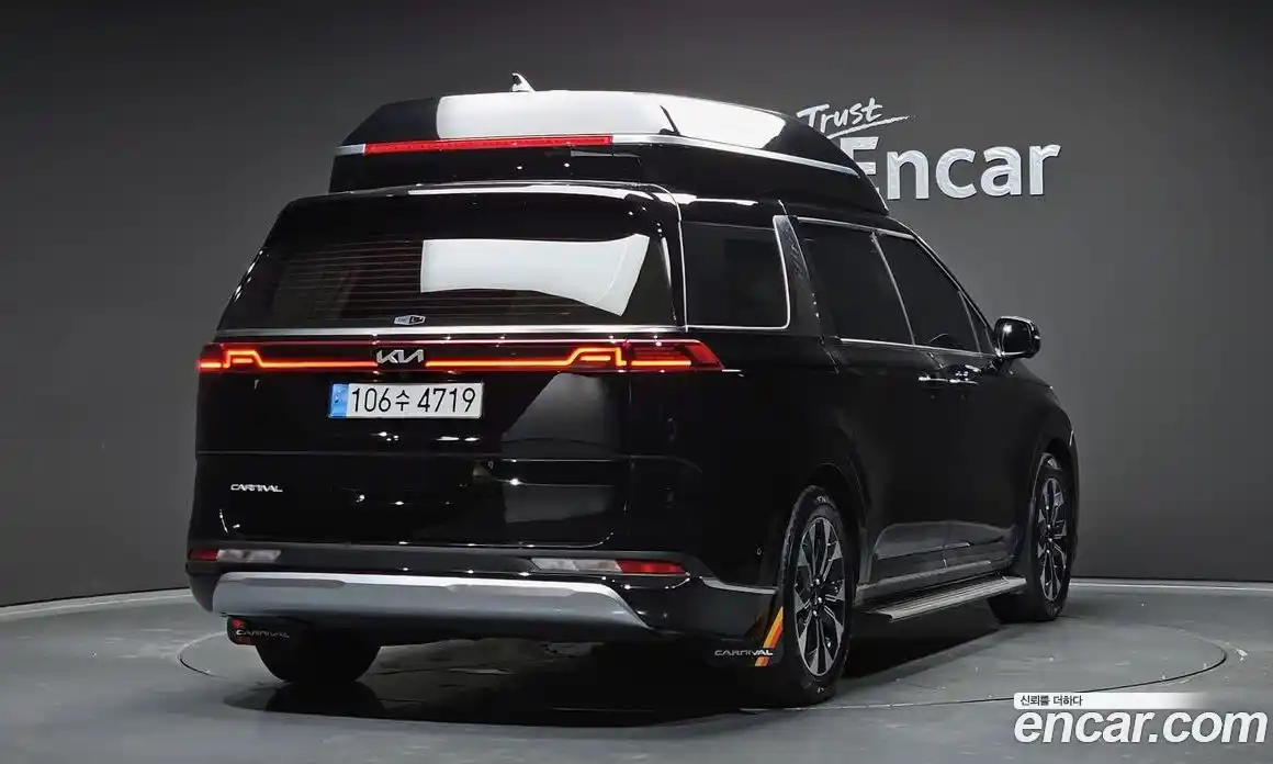 Kia Canival 2023 3.5 Автомат в Москве № 133313, фото 6