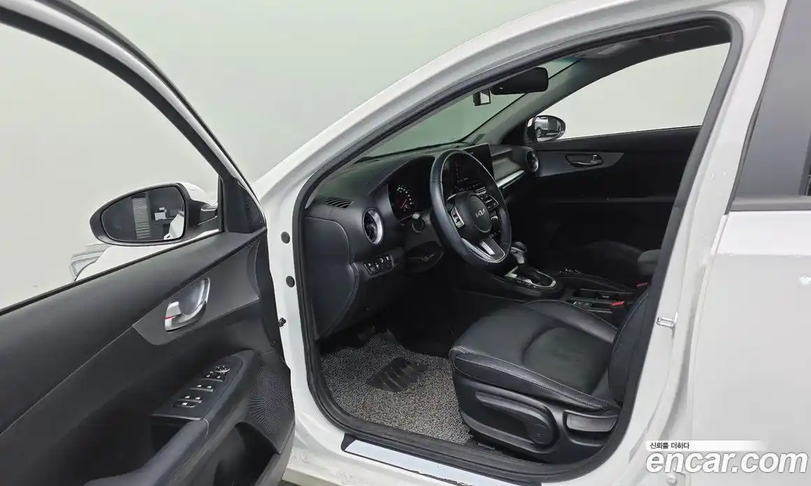 Kia K3 2022 1.6 Автомат в Москве № 134219, фото 1