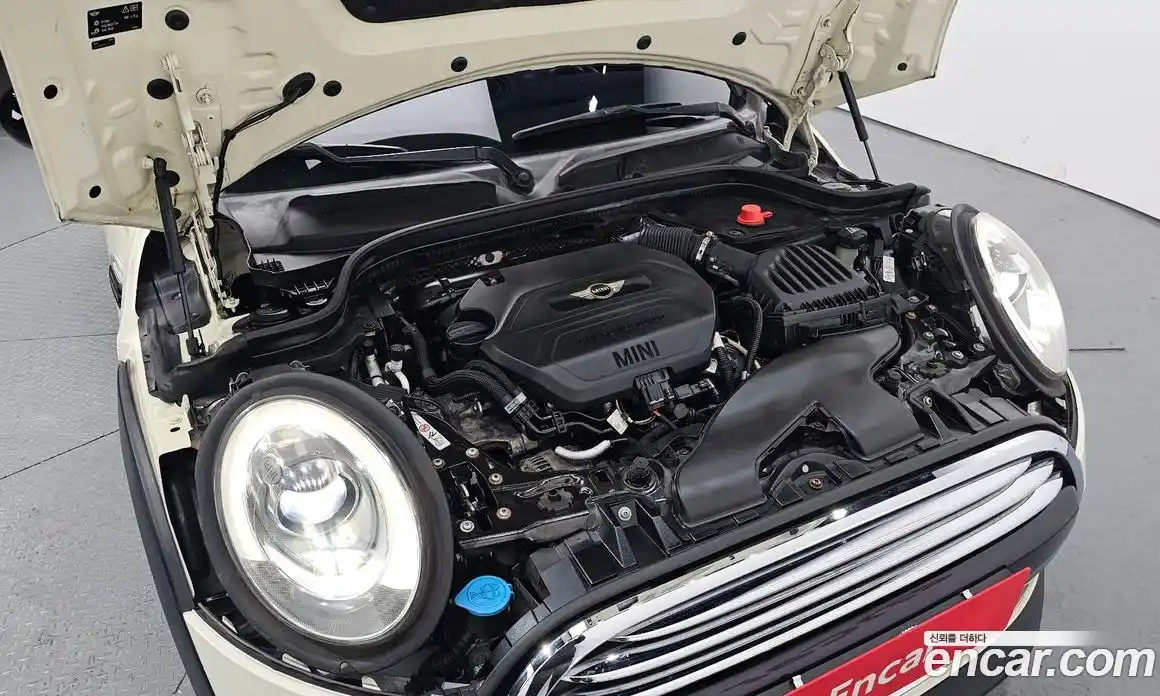 Mini Cooper 2015 1.5 Автомат в Москве № 135121, фото 16