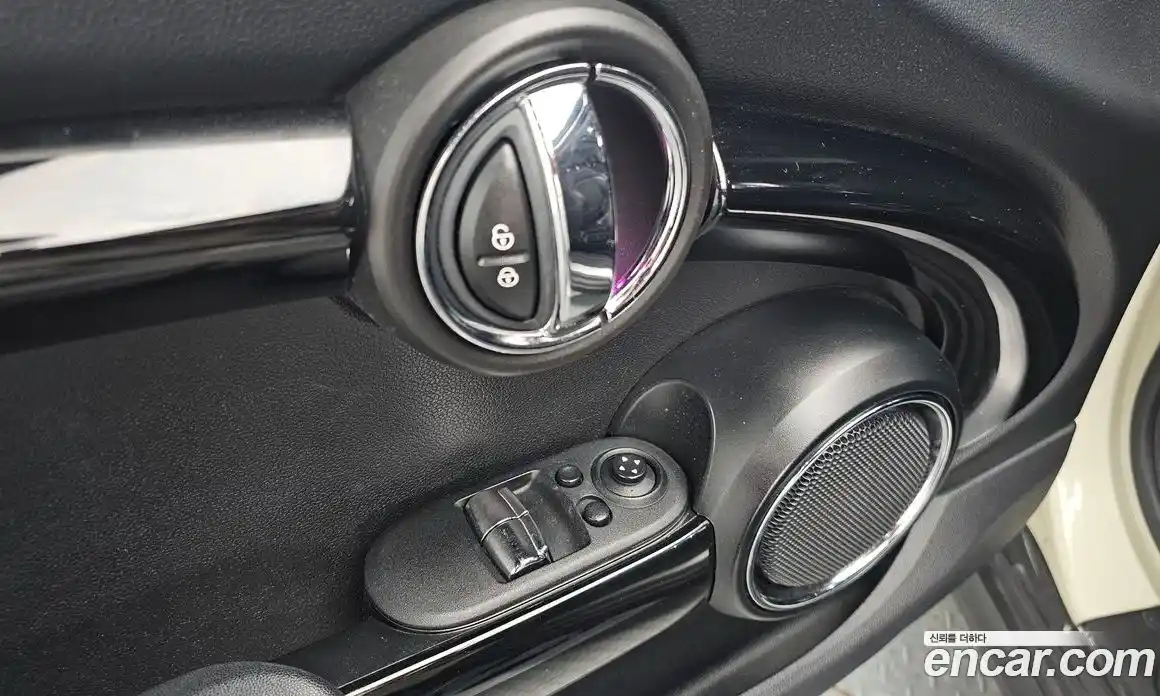 Mini Cooper 2015 1.5 Автомат в Москве № 135121, фото 10