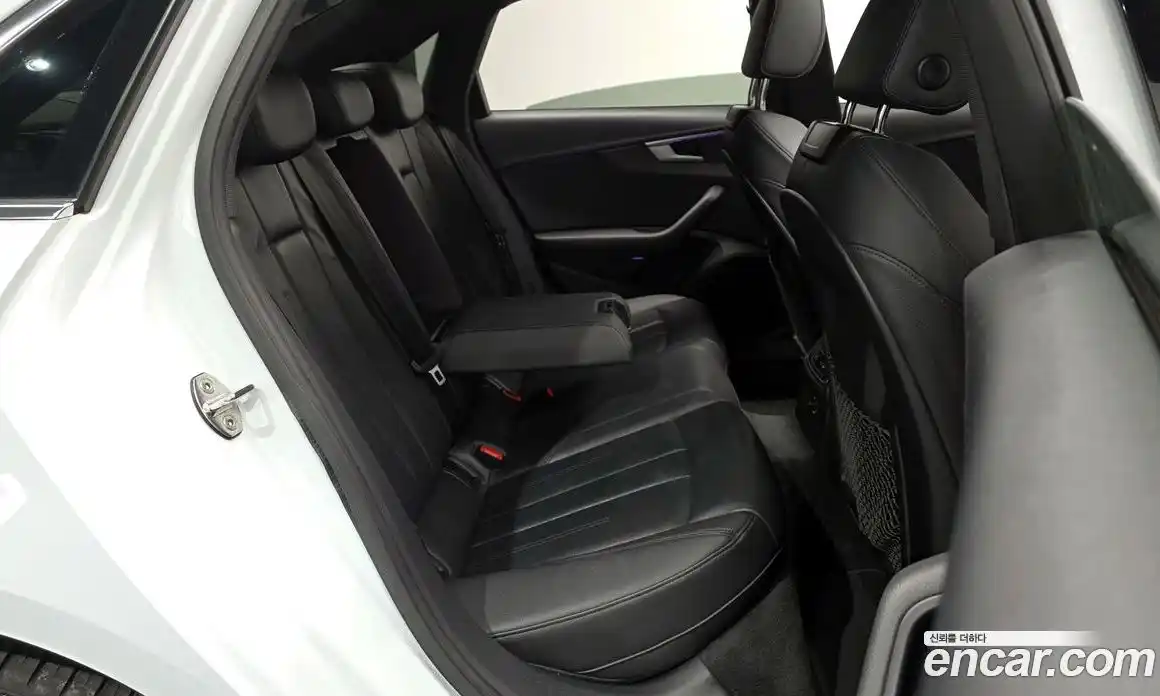 Audi A4 2019 2.0 Автомат в Москве № 138580, фото 12