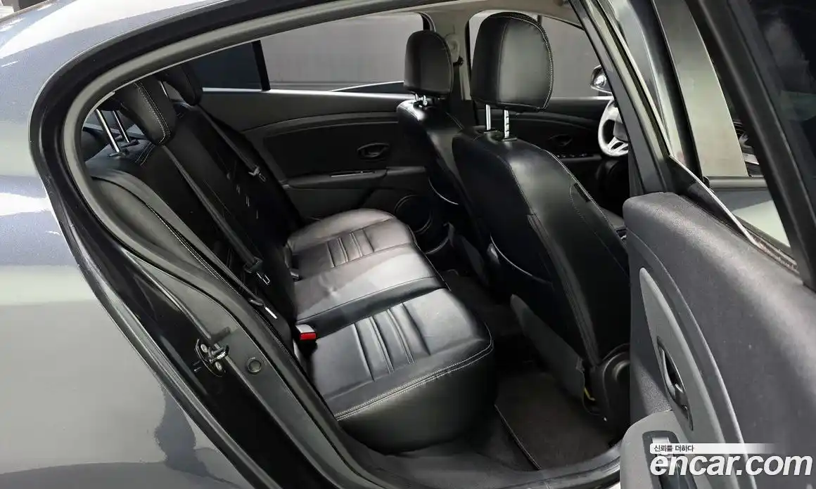 Renault SM3 2013 1.6 Автомат в Москве № 148669, фото 14