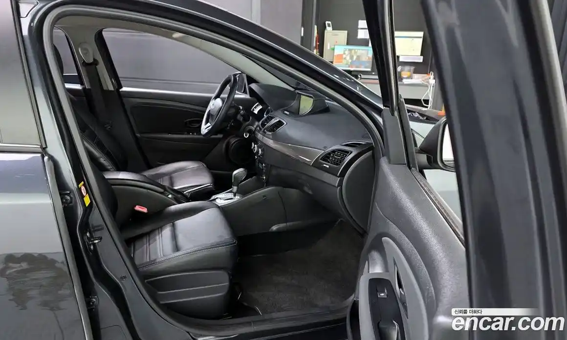 Renault SM3 2013 1.6 Автомат в Москве № 148669, фото 9