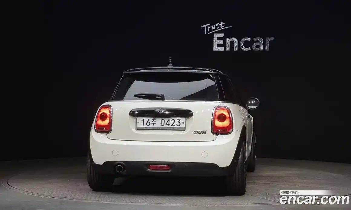 Mini Cooper 2016 1.5 Автомат в Москве № 153265, фото 14