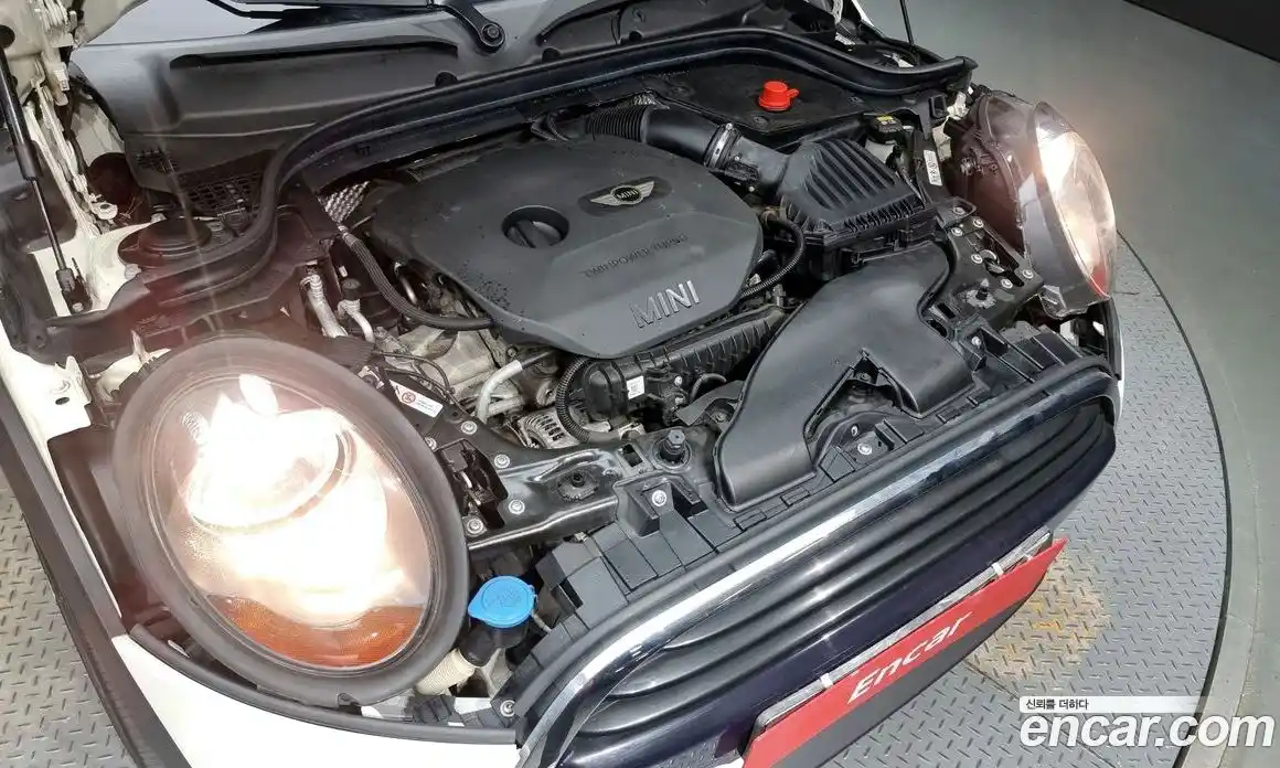 Mini Cooper 2016 1.5 Автомат в Москве № 153265, фото 16