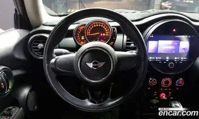 Mini Cooper 2016 1.5 Автомат в Москве № 153265, миниатюра 7