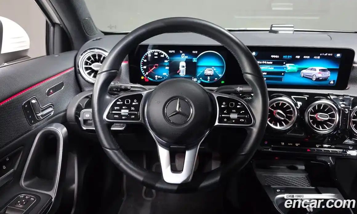 Mercedes-Benz A-Class 2021 2.0 Автомат в Москве № 160280, фото 14