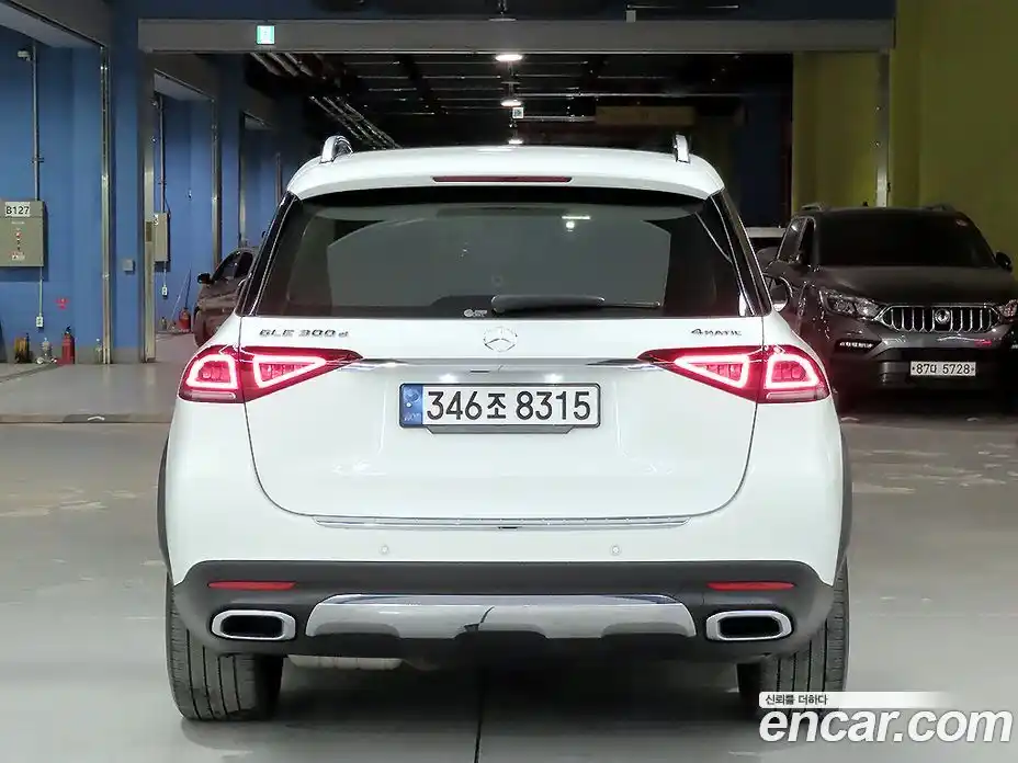 Mercedes-Benz GLE-Class 2022 2.0 Автомат в Москве № 160805, фото 3