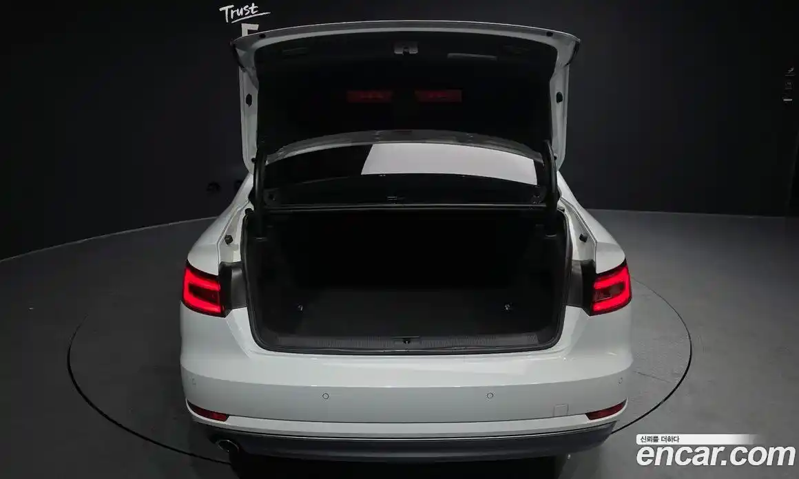 Audi A4 2018 2.0 Автомат в Москве № 163868, фото 14