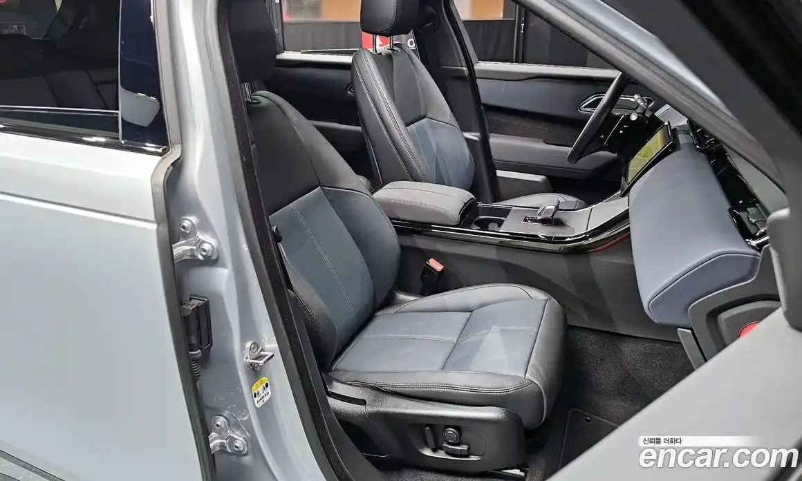 Land Rover Range-Rover Velar 2024 2.0 Автомат в Москве № 165976, фото 19