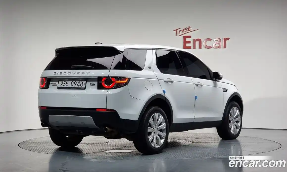 Land Rover Discovery Sport 2016 2.0 Автомат в Москве № 166292, фото 17