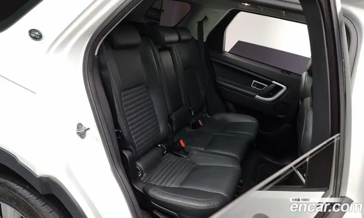 Land Rover Discovery Sport 2016 2.0 Автомат в Москве № 166292, фото 4