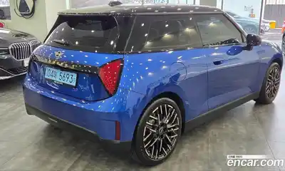 Mini Cooper 2024 0.4 Автомат в Москве № 167349, миниатюра 2