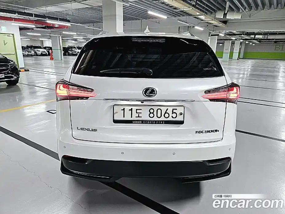 Lexus NX 2015 2.5 Автомат в Москве № 168207, фото 7