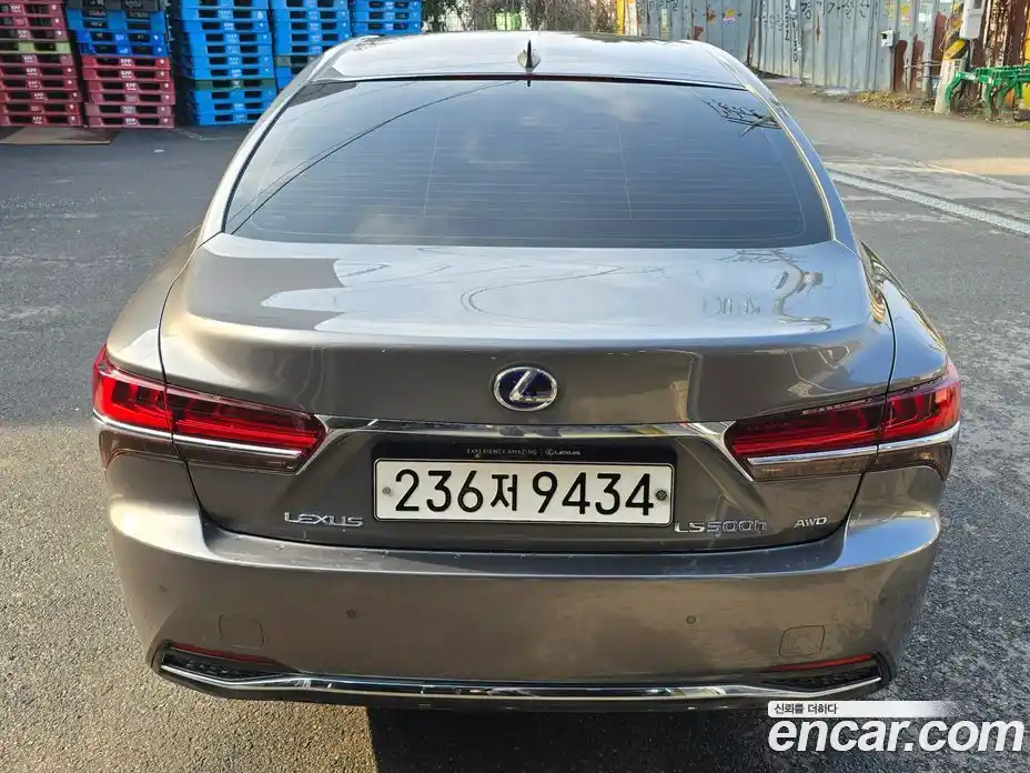 Lexus LS 2018 3.5 Автомат в Москве № 168327, фото 4