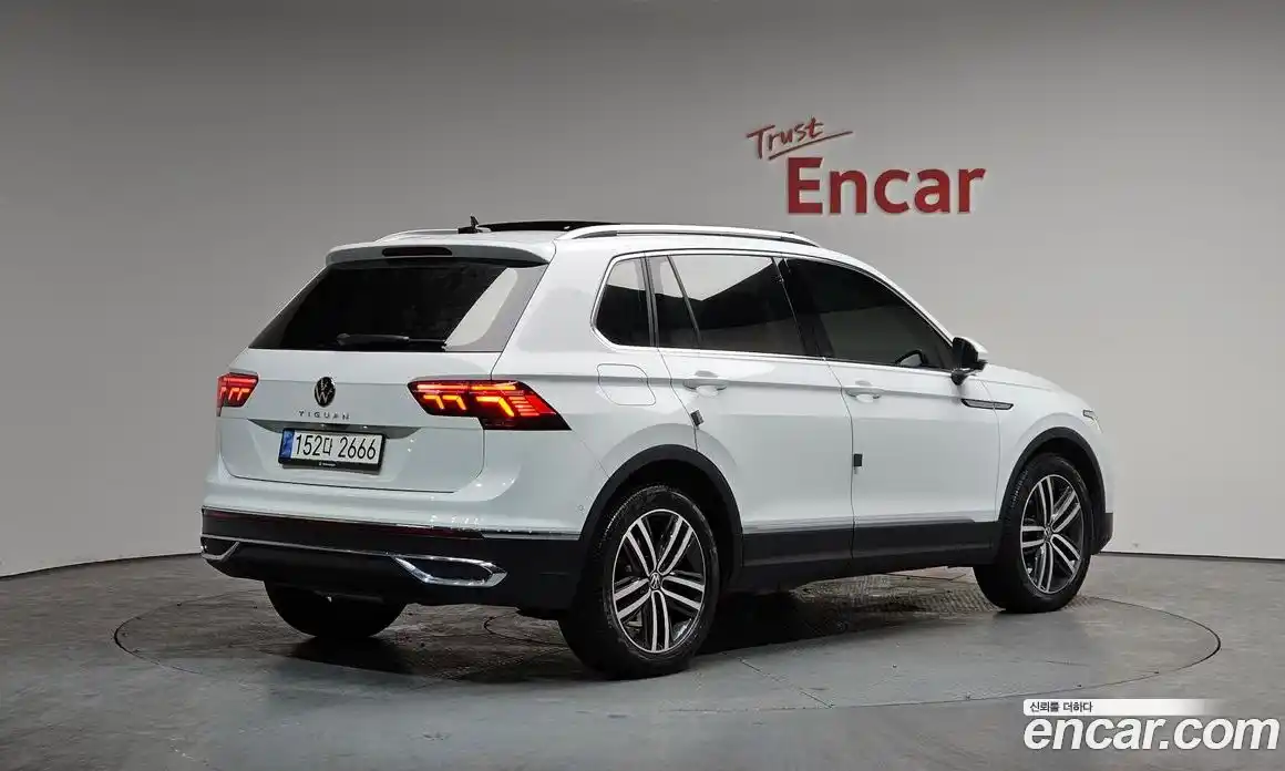 Volkswagen Tiguan 2022 2.0 Автомат в Москве № 168547, фото 1