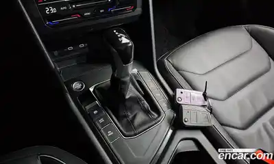 Volkswagen Tiguan 2022 2.0 Автомат в Москве № 168547, миниатюра 8