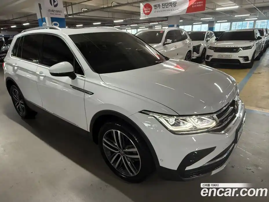 Volkswagen Tiguan 2023 2.0 Автомат в Москве № 169169, фото 3