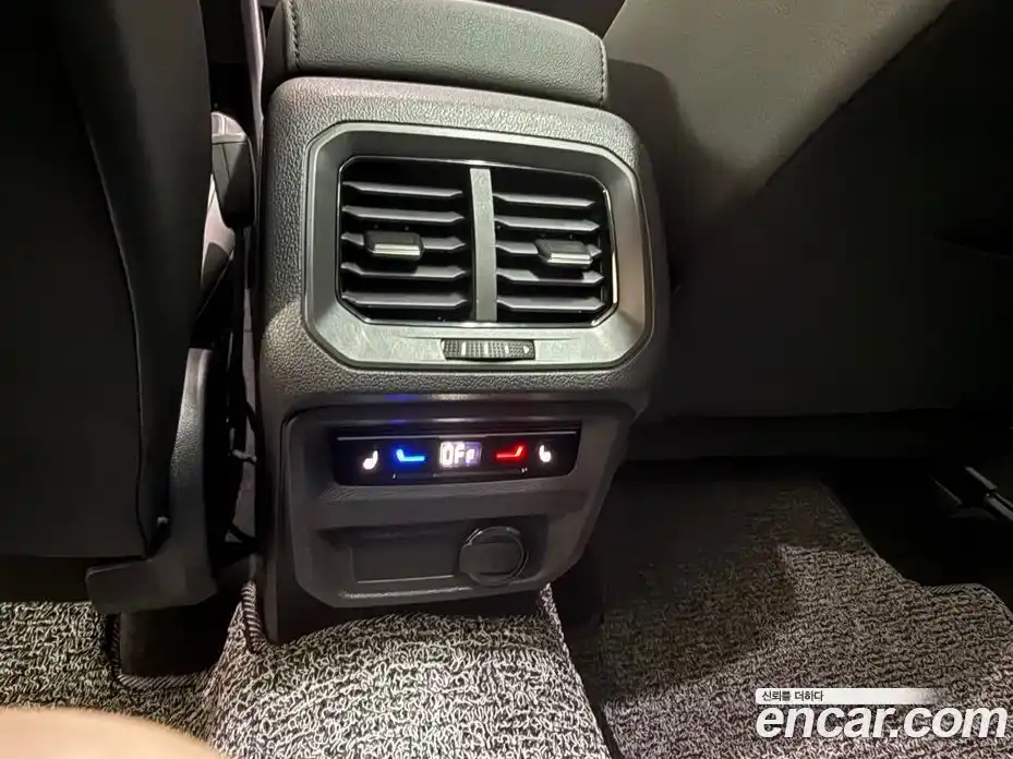 Volkswagen Tiguan 2023 2.0 Автомат в Москве № 169169, фото 10