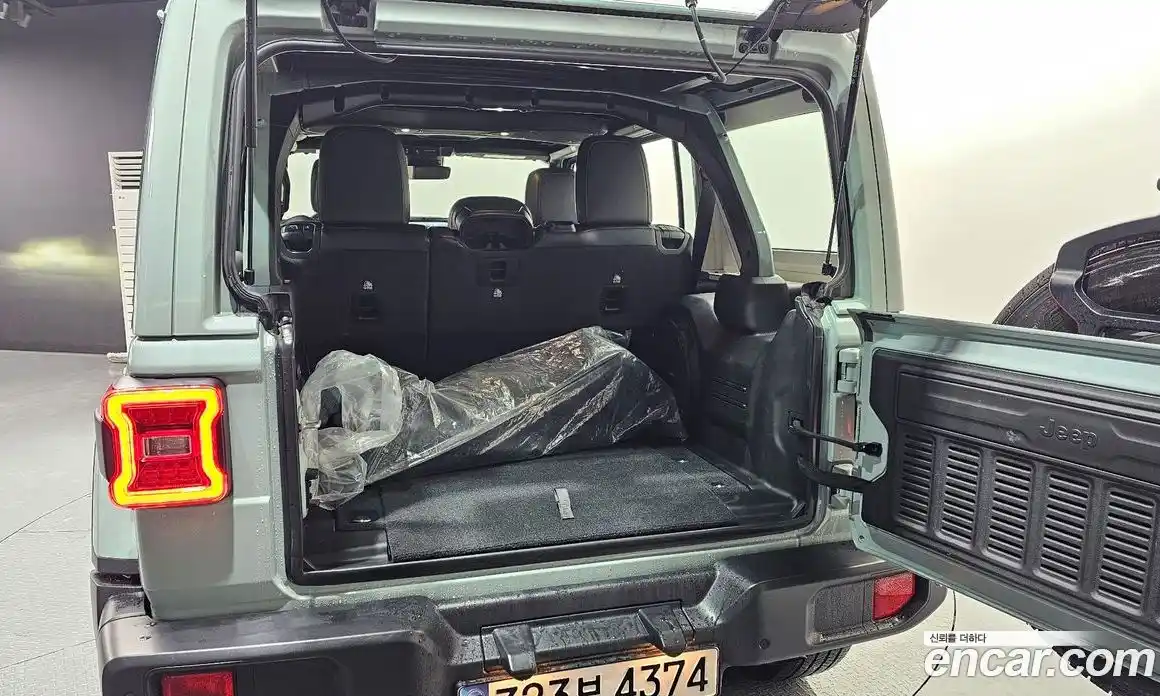 Jeep Wrangler 2024 2.0 Автомат в Москве № 169497, фото 16