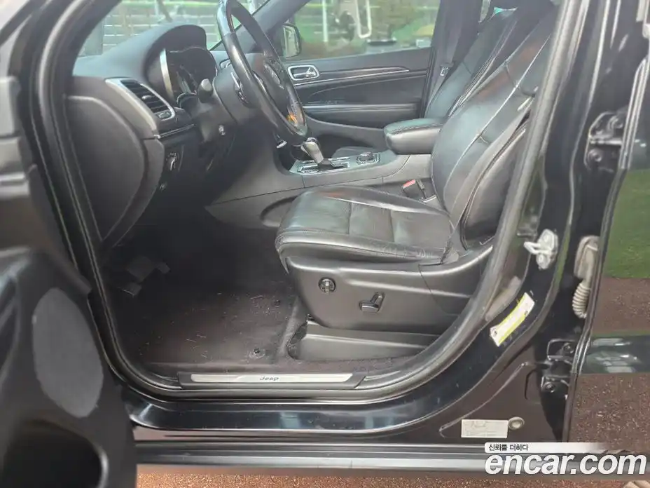 Jeep Cherokee 2018 3.6 Автомат в Москве № 170058, фото 14