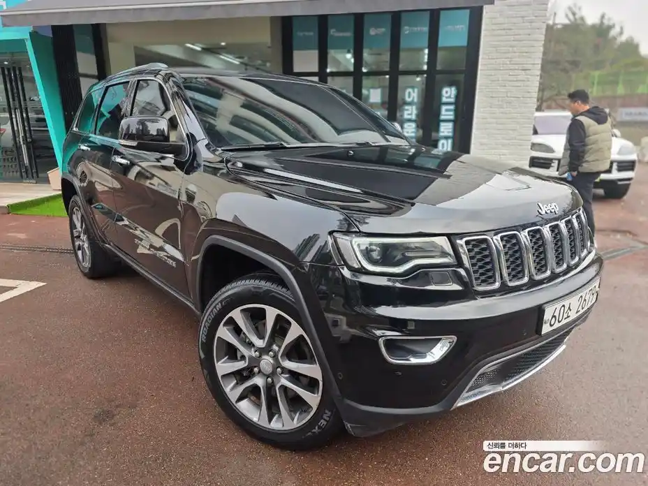 Jeep Cherokee 2018 3.6 Автомат в Москве № 170058, фото 10