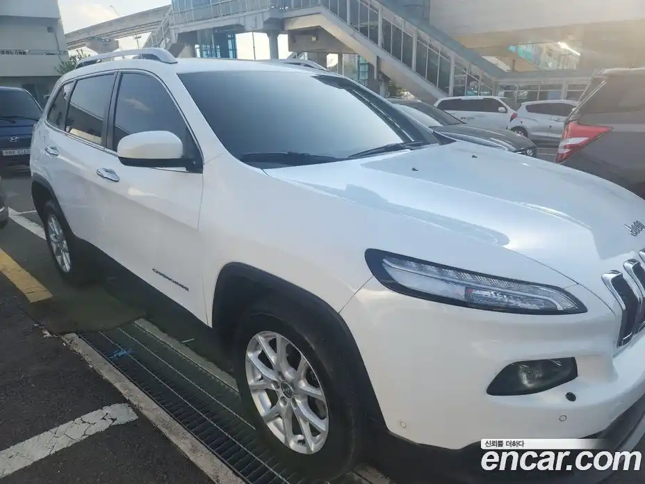 Jeep Cherokee 2015 2.0 Автомат в Москве № 170082, фото 3